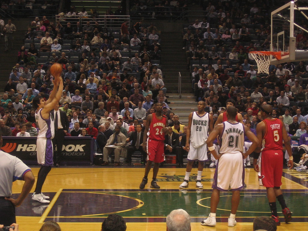 bucks hawks vs bucks milwaukee bucks hawks atlanta hawks