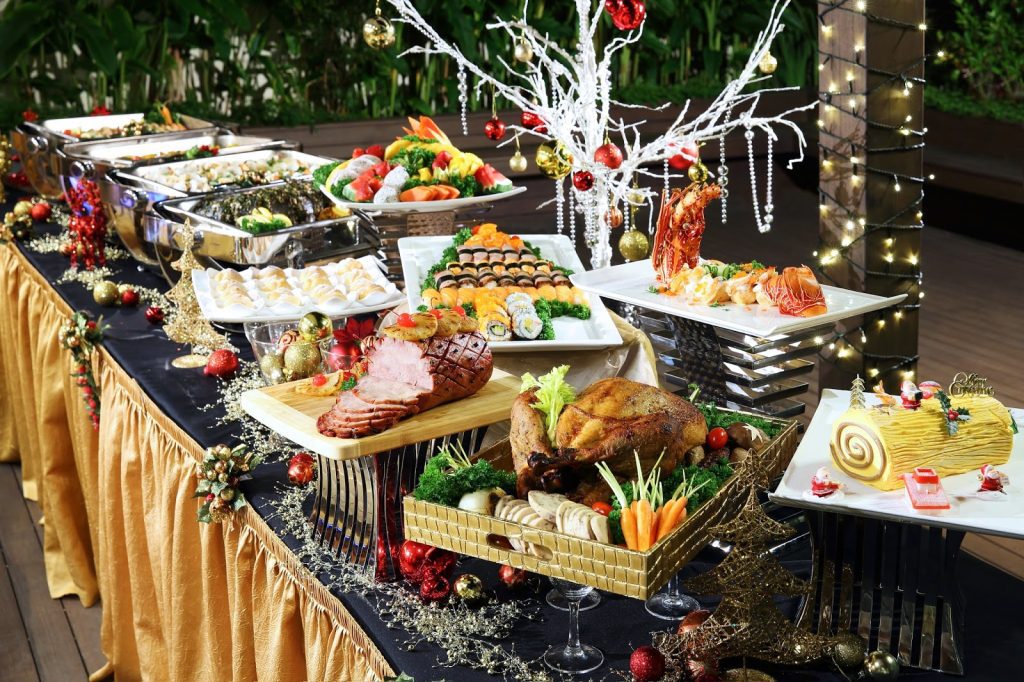 restaurants open on christmas eve